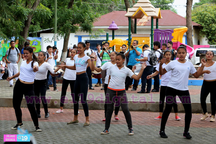 Institutos de Ticuantepe reciben equipamientos musicales para sus bandas rítmicas 