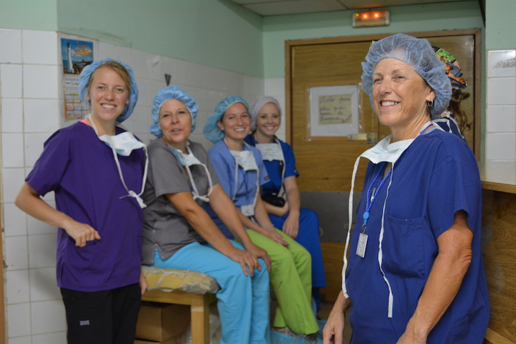 Brigada Médica de EEUU “Amigos por Cristo” realiza Cirugía Ginecológicas