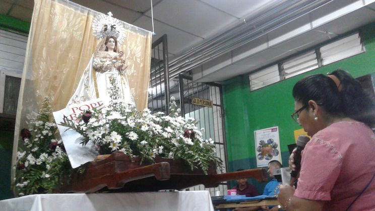 Virgen de Mercedes lleva sanación a Hospital Escuela Oscar Danilo Rosales de León