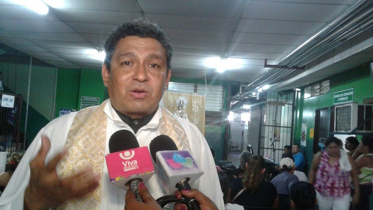Virgen de Mercedes lleva sanación a Hospital Escuela Oscar Danilo Rosales de León