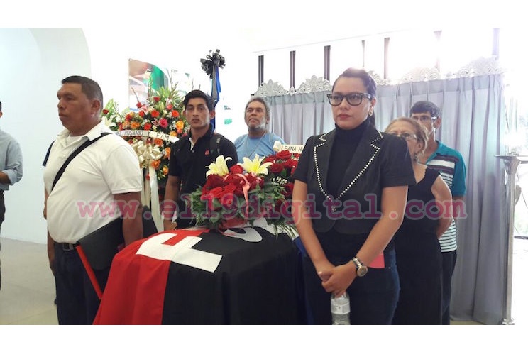 Pueblo de Nicaragua le rinde honores al compañero René Núñez