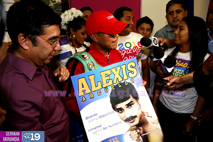 Nicaragua recibe a su Tetracampeón y Orgullo de Mi País: Román “Chocolatito” González