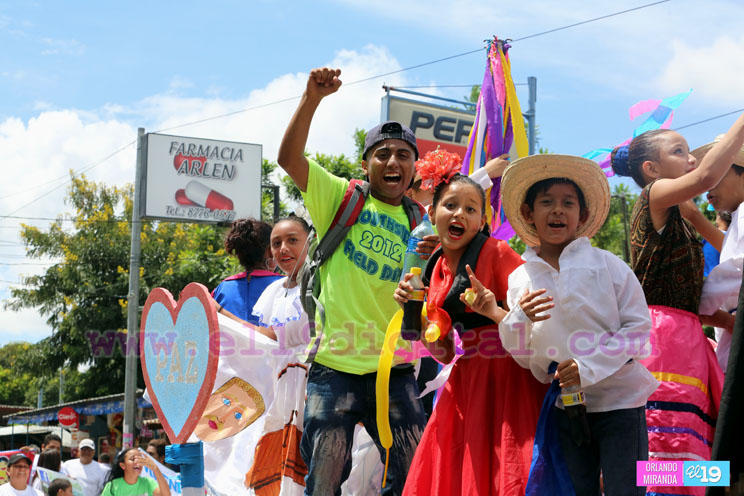 Orgullo patrio moviliza a familias del Distrito VII