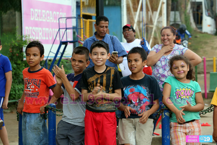 Familias despiden fin de semana con alegría en parques capitalinos