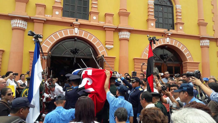 Leoneses brindan sentido homenaje al militante histórico René Núñez Téllez