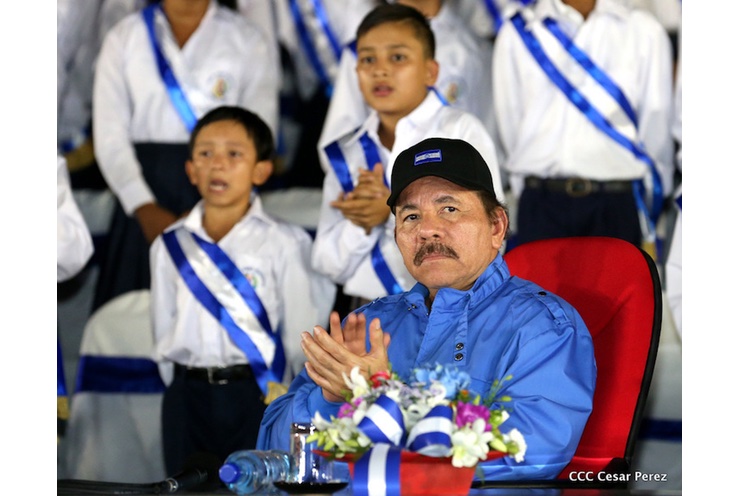 Daniel y Rosario reciben Antorcha de la Libertad y la Unidad Centroamericana