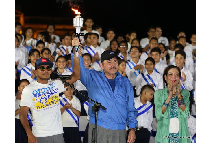 Daniel y Rosario reciben Antorcha de la Libertad y la Unidad Centroamericana