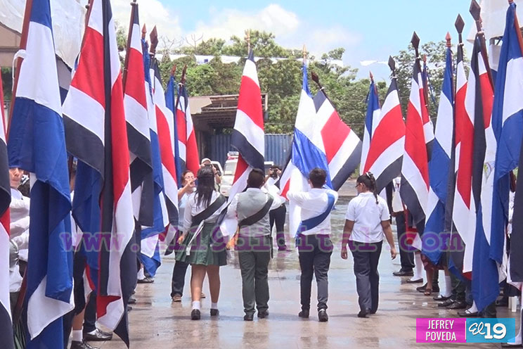 Nicaragua entrega Antorcha de la Libertad y Unidad Centroamericana a Costa Rica 