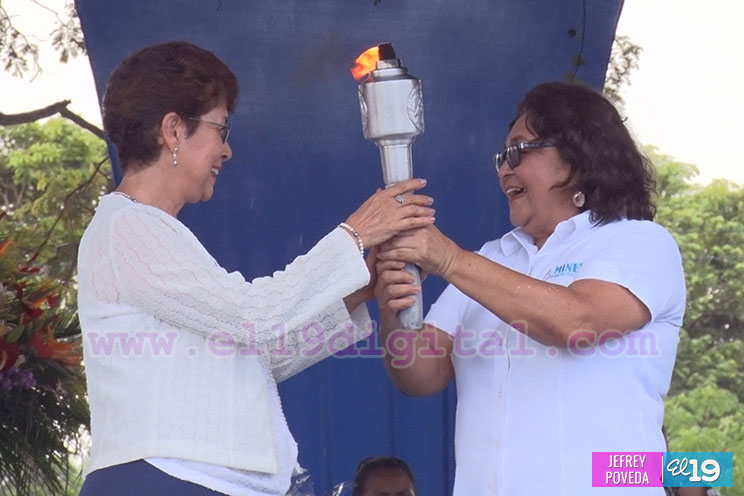 Nicaragua entrega Antorcha de la Libertad y Unidad Centroamericana a Costa Rica 