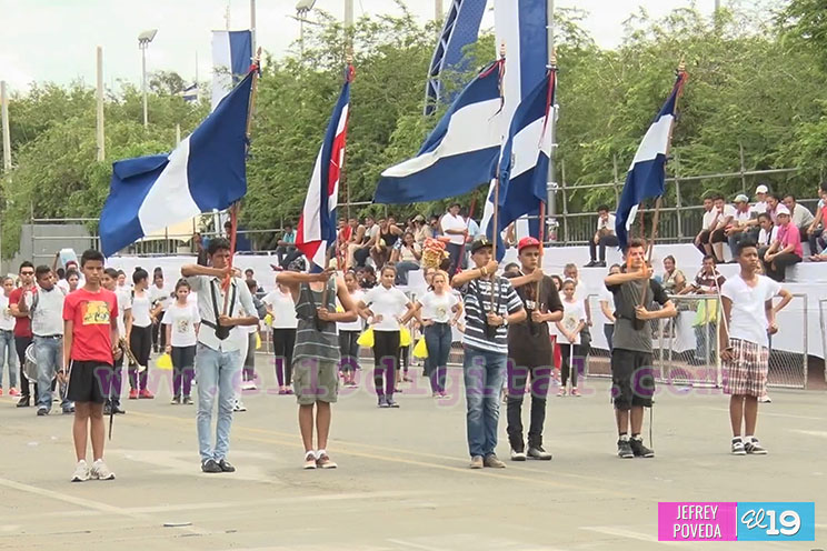 Estudiantes realizan último ensayo de desfiles y del Mega Güegüense 