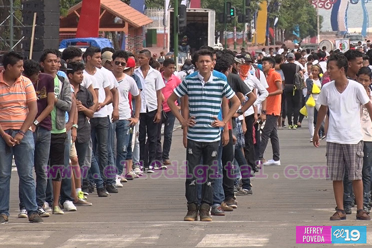 Estudiantes realizan último ensayo de desfiles y del Mega Güegüense 