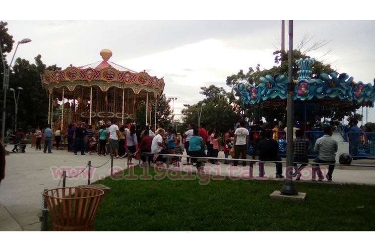Familias disfrutan días patrios visitando nuevos atractivos en la Avenida de Bolívar a Chávez