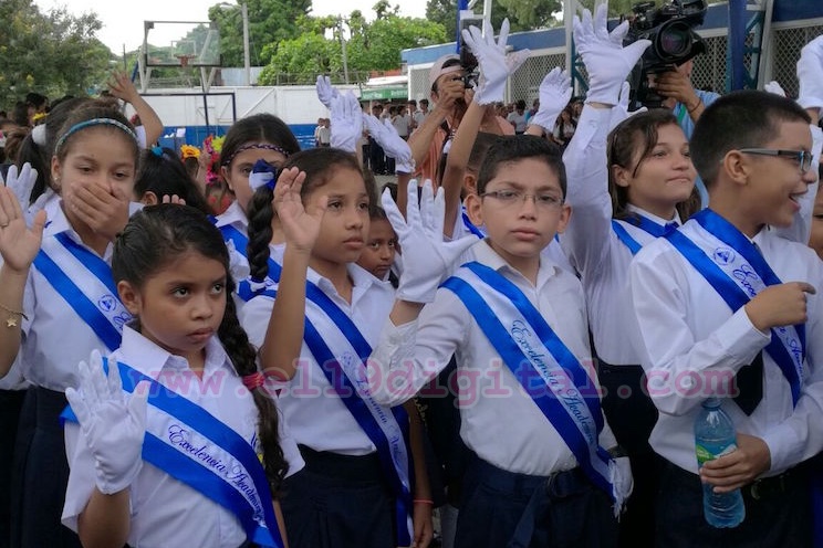 Estudiantes del Colegio 14 de Septiembre dan lectura del Acta de la Independencia de Centroamérica