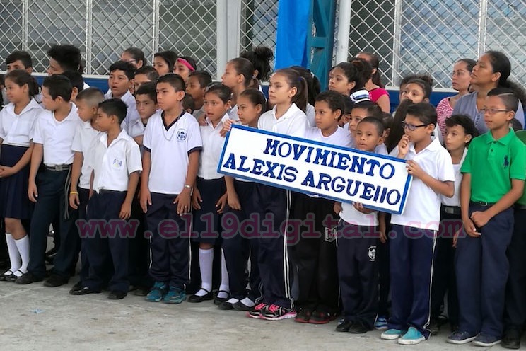 Estudiantes del Colegio 14 de Septiembre dan lectura del Acta de la Independencia de Centroamérica
