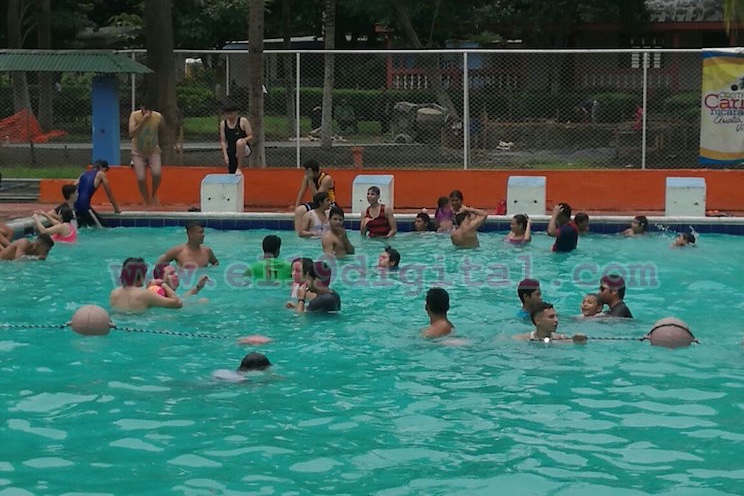 Turistas visitan centros recreativos Xilónem y Xiloá