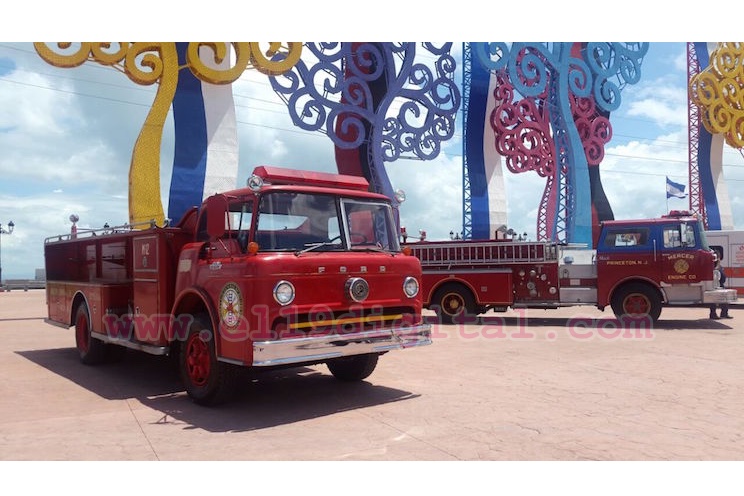 Todo listo para exhibición de medios clásicos de los bomberos