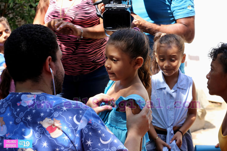 Pobladores del barrio Laureano Mairena disfrutan de Feria Solidaria