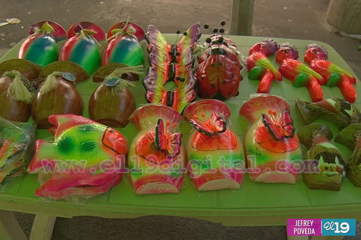 Alegría y patriotismo en feria de los Laureles Sur