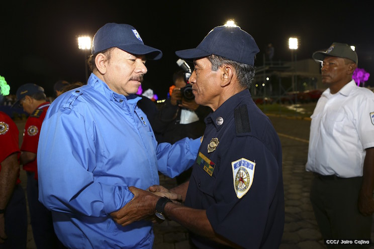 Daniel y Rosario encabezaron acto del 37 aniversario del Ministerio de Gobernación