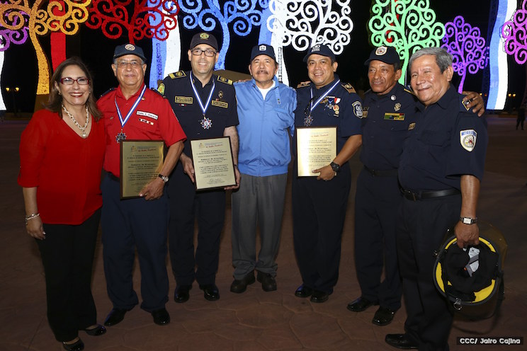 Daniel y Rosario encabezaron acto del 37 aniversario del Ministerio de Gobernación