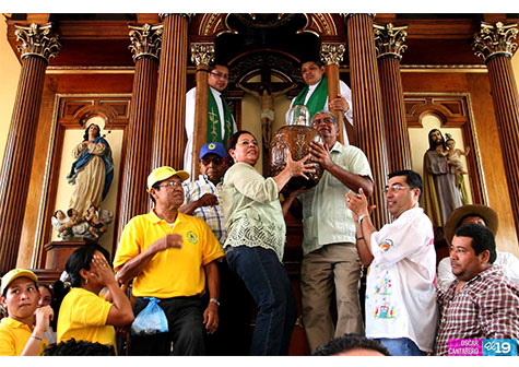 Imagen de Santo Domingo retorna a su Altar Mayor