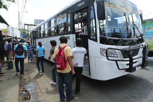 Usuarios saludan con satisfacción renovación de flota de buses de Managua