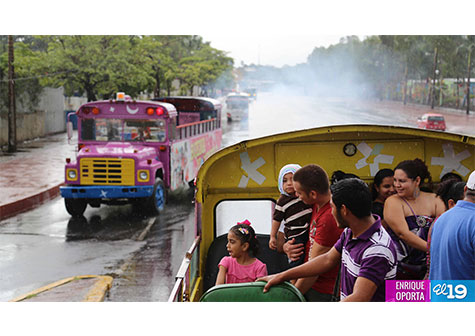 Buses pelones recorren Avenida de Bolívar a Chávez