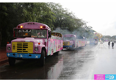 Buses pelones recorren Avenida de Bolívar a Chávez