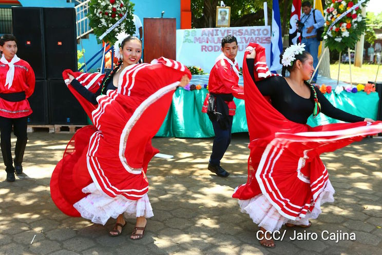 Colorido Festival Cultural para homenajear a Manuel Olivares