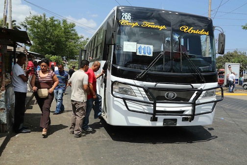 Usuarios saludan con satisfacción renovación de flota de buses de Managua