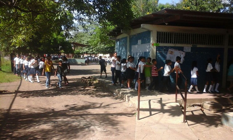 Colegios de La Paz Centro realizan ejercicio de prevención ante sismos