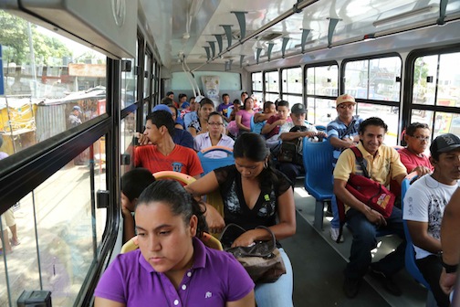 Usuarios saludan con satisfacción renovación de flota de buses de Managua