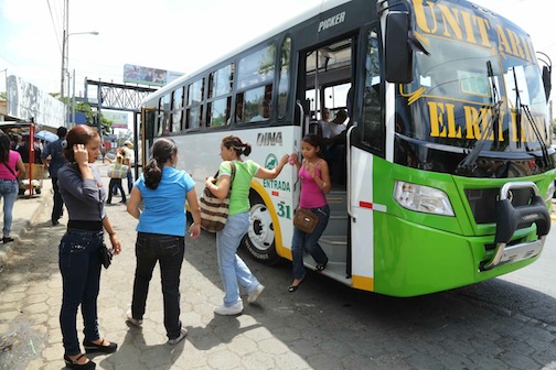Usuarios saludan con satisfacción renovación de flota de buses de Managua
