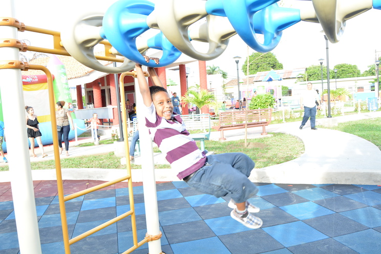 Chinandeganos celebran Inauguración de la Segunda Etapa del Parque Infantil