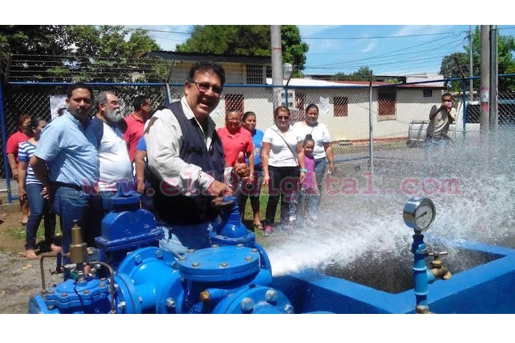 Inauguran nuevo pozo de agua potable en barrio Isaías Gómez 