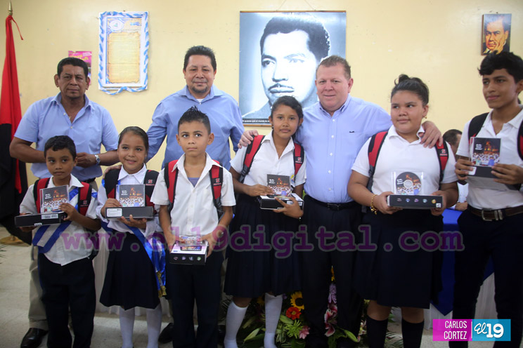 Entregan reconocimientos a estudiantes del Gran Coro Estudiantil “Rubén Darío”