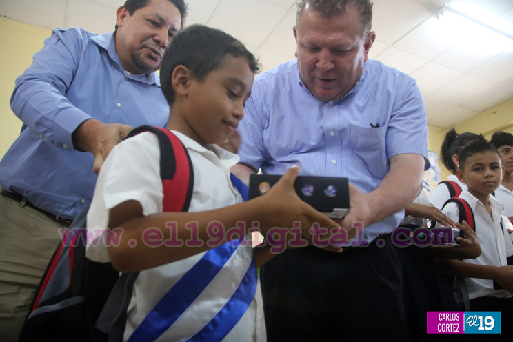 Entregan reconocimientos a estudiantes del Gran Coro Estudiantil “Rubén Darío”