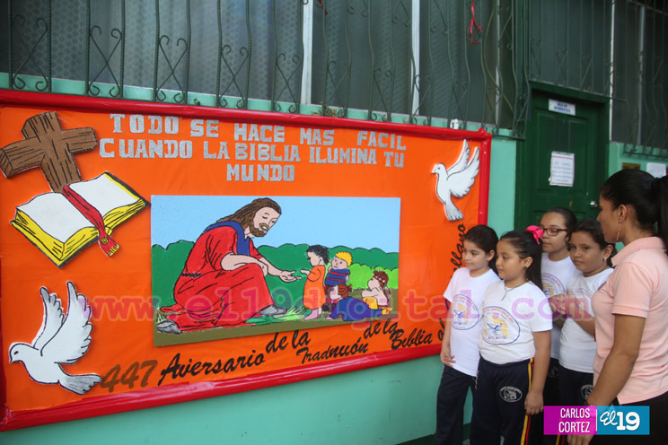 Realizan jornada de lectura bíblica para celebrar aniversario de la traducción de las Santas Escrituras