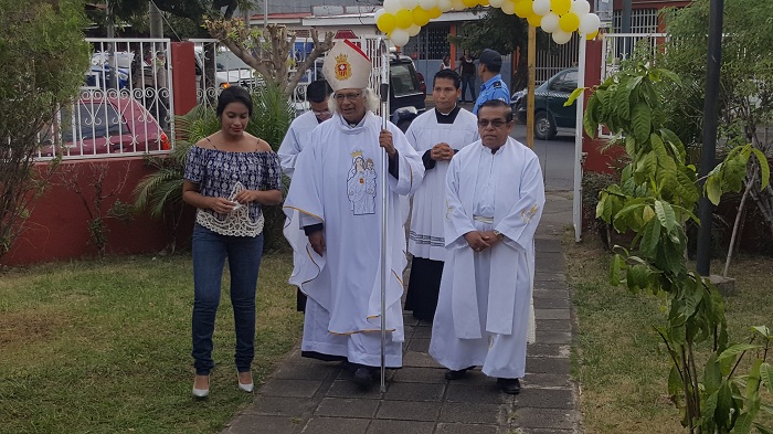 Cardenal Brenes confirma a jóvenes en el día de Nuestra Señora de la Merced