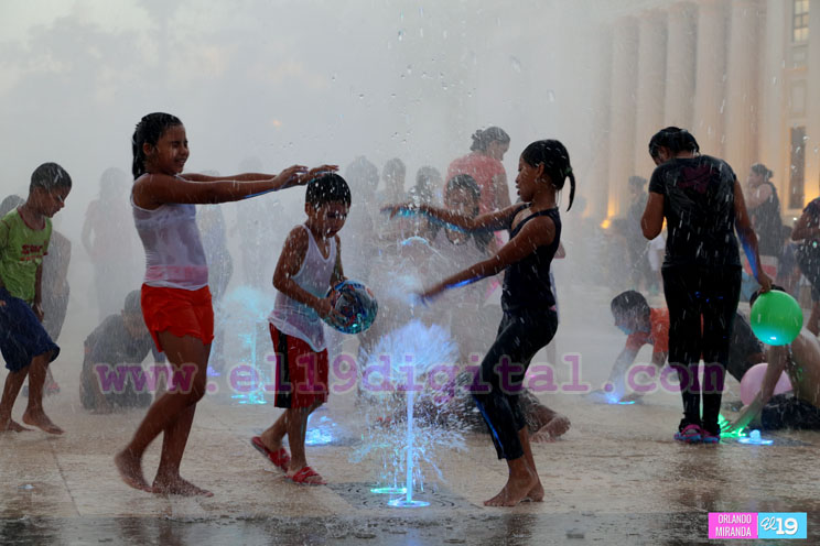 Los mimados de la Revolución aman la fuente luminosa