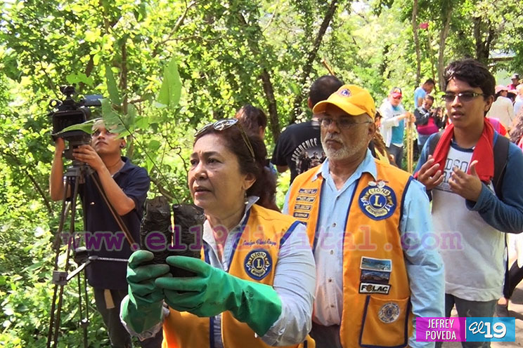 Pueblo volcado en Jornada de Reforestación en Laguna de Nejapa