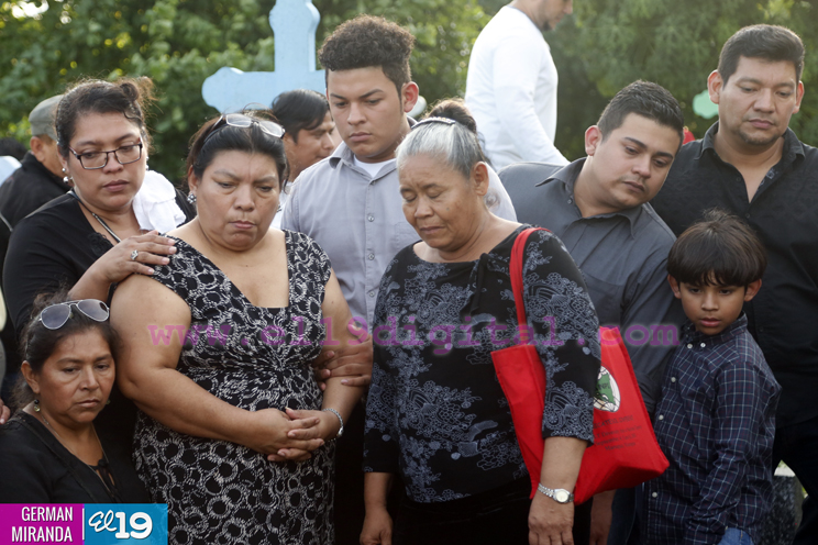 Dan el último adiós a Carlos Salgado "El Reverendo"