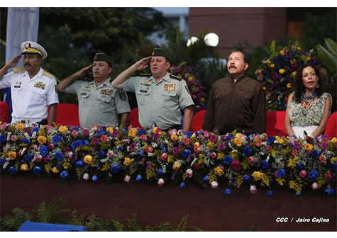 Daniel y Rosario presiden acto del XXXIII Aniversario de la Fuerza Naval