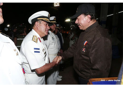 Daniel y Rosario presiden acto del XXXIII Aniversario de la Fuerza Naval