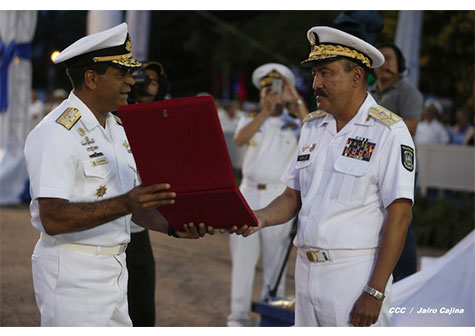 Daniel y Rosario presiden acto del XXXIII Aniversario de la Fuerza Naval
