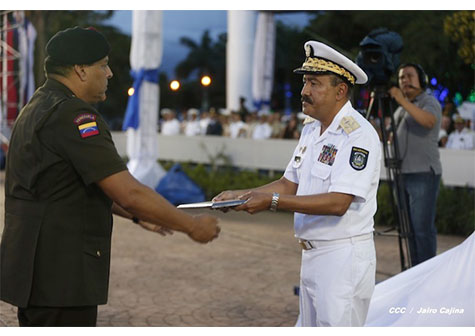 Daniel y Rosario presiden acto del XXXIII Aniversario de la Fuerza Naval