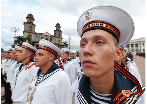 Daniel y Rosario presiden acto del XXXIII Aniversario de la Fuerza Naval