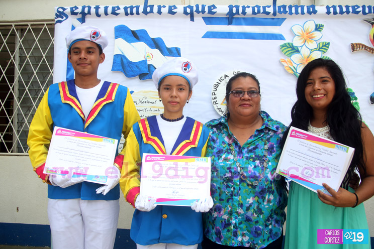 Gobierno entrega reconocimientos a bandas rítmicas y escolares