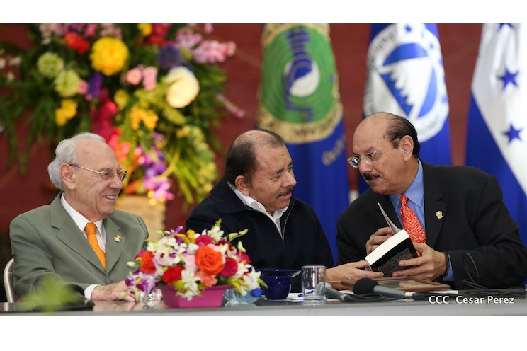 Presidente Daniel se reúne en Nicaragua con diputados del Parlacen