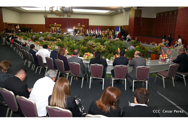 Presidente Daniel se reúne en Nicaragua con diputados del Parlacen